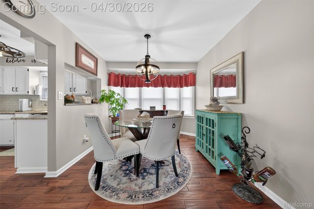 1430 Benvenue Street, Sylvan Lake, MI 48320