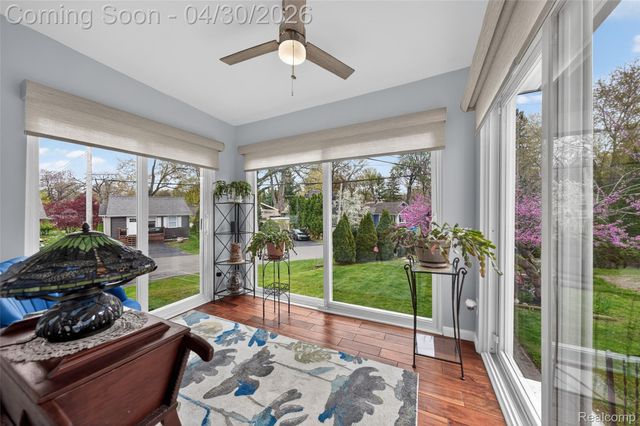 1430 Benvenue Street, Sylvan Lake, MI 48320