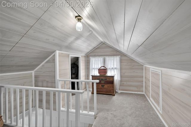 1430 Benvenue Street, Sylvan Lake, MI 48320