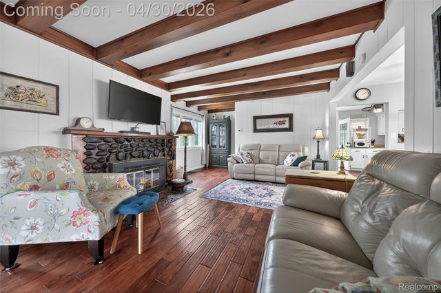 1430 Benvenue Street, Sylvan Lake, MI 48320