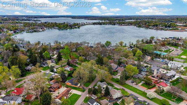 1430 Benvenue Street, Sylvan Lake, MI 48320