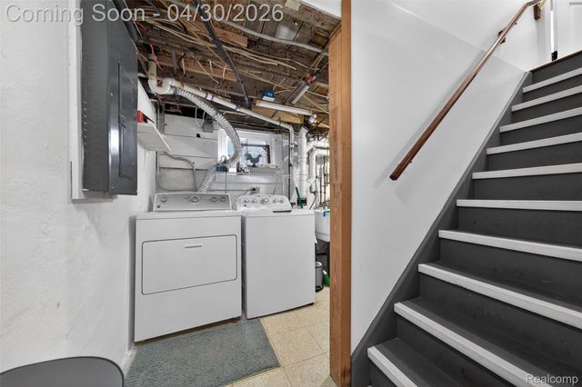 1430 Benvenue Street, Sylvan Lake, MI 48320