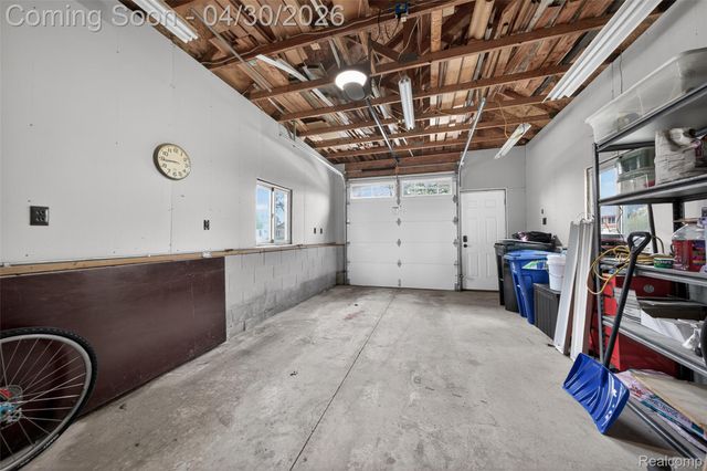 1430 Benvenue Street, Sylvan Lake, MI 48320