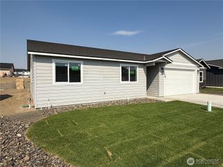 2425 Noah Street SE, East Wenatchee, WA 98802