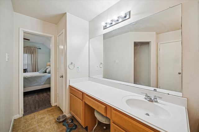 5243 El Tigre Lane, Baytown, TX 77521