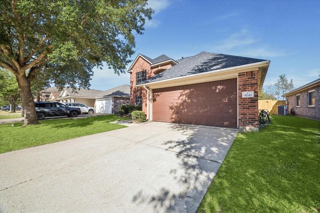 5243 El Tigre Lane, Baytown, TX 77521