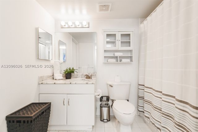 1200 Brickell Bay Dr 1720, Miami, FL 33131