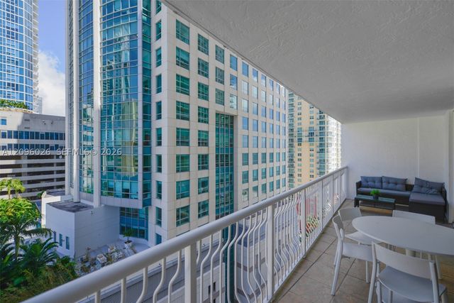 1200 Brickell Bay Dr 1720, Miami, FL 33131