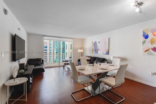 1200 Brickell Bay Dr 1720, Miami, FL 33131