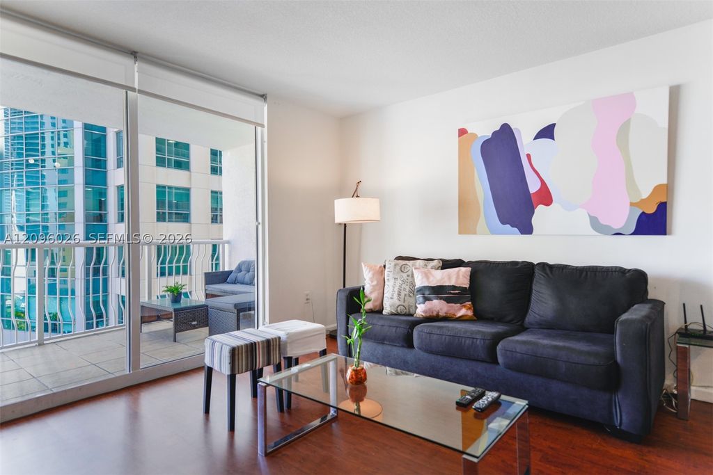 1200 Brickell Bay Dr 1720, Miami, FL 33131