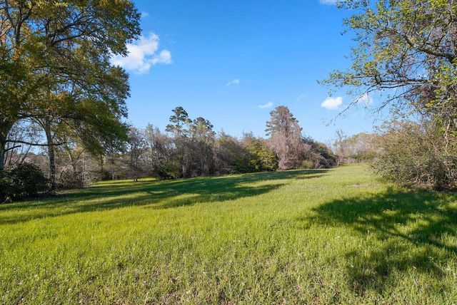 138 Harley Drive, Montgomery, TX 77356