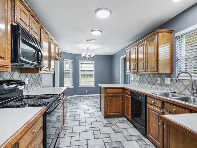 508 Castlegate Street, Howe, TX 75459