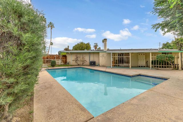 74127 Velardo Drive, Palm Desert, CA 92260