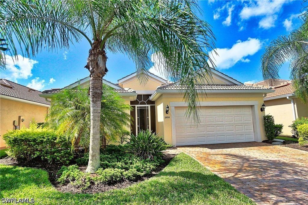 8484 Benelli CT, Naples, FL 34114