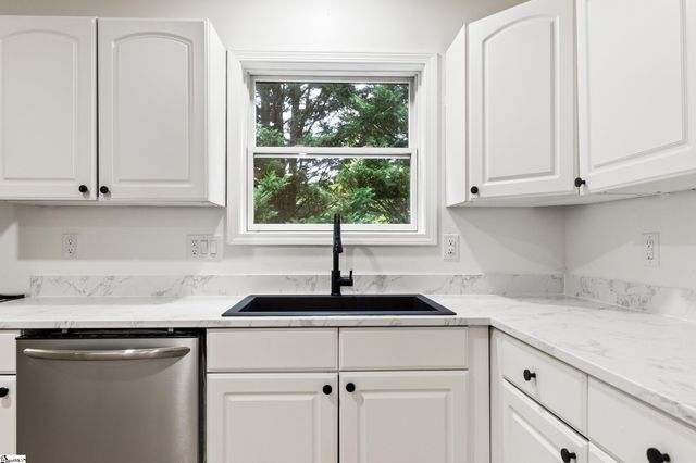 421 Wood Road, Taylors, SC 29687