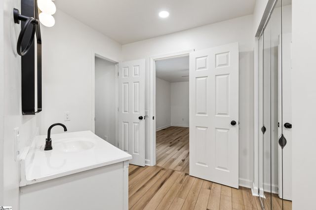 421 Wood Road, Taylors, SC 29687