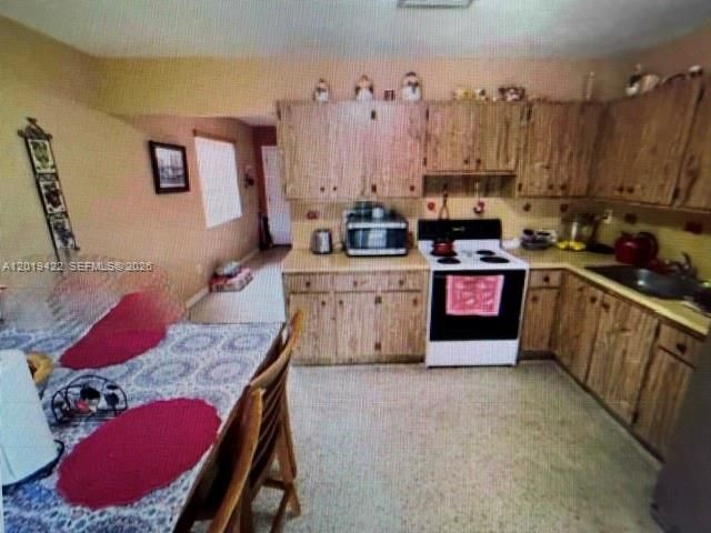 9385-9387 SW 37th Street, Miami, FL 33165
