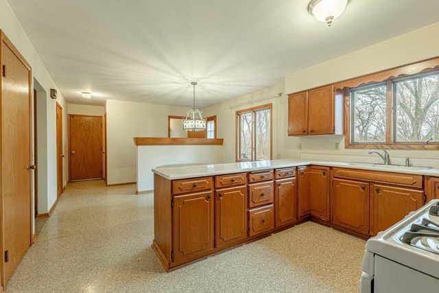 6689 Purcell Road, Belleville, WI 53508