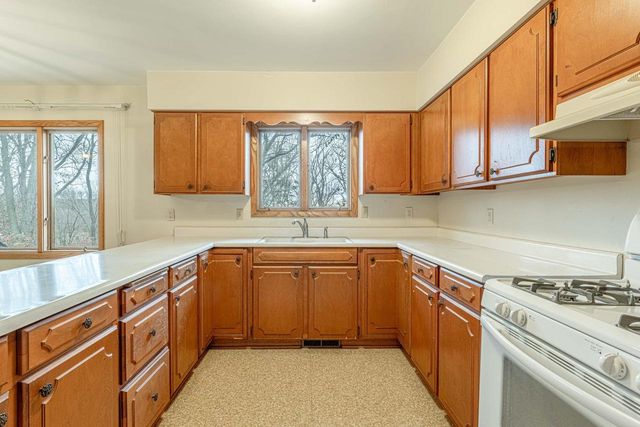 6689 Purcell Road, Belleville, WI 53508