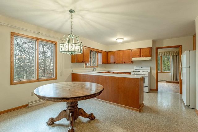 6689 Purcell Road, Belleville, WI 53508