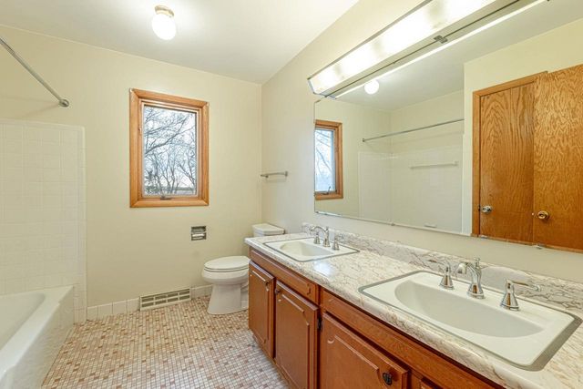 6689 Purcell Road, Belleville, WI 53508