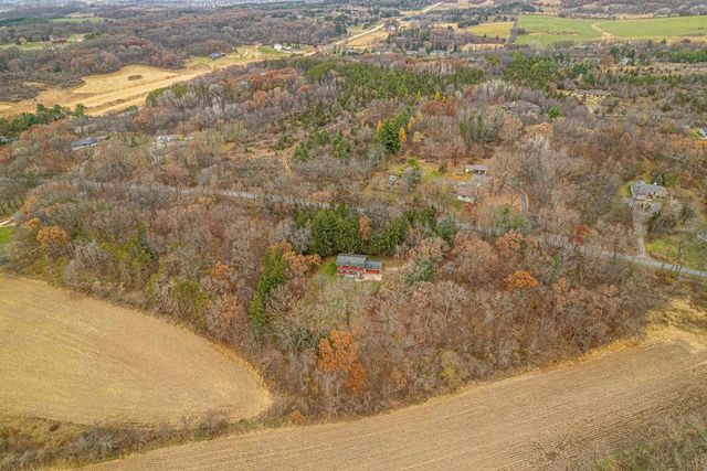 6689 Purcell Road, Belleville, WI 53508