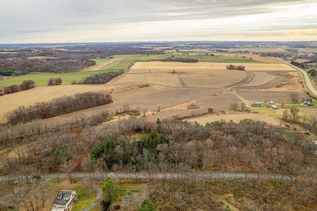 6689 Purcell Road, Belleville, WI 53508