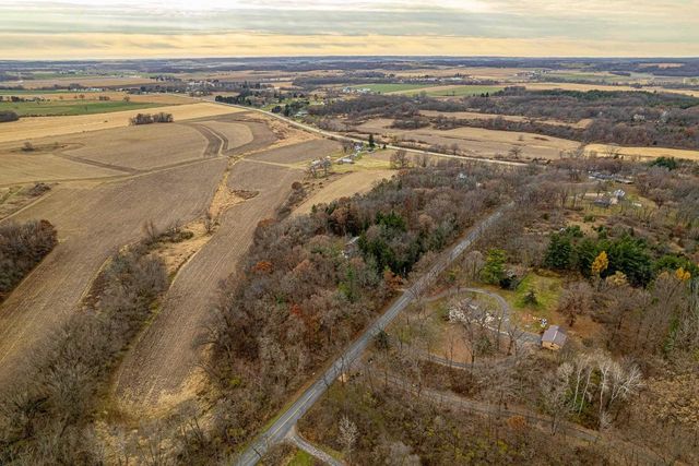 6689 Purcell Road, Belleville, WI 53508