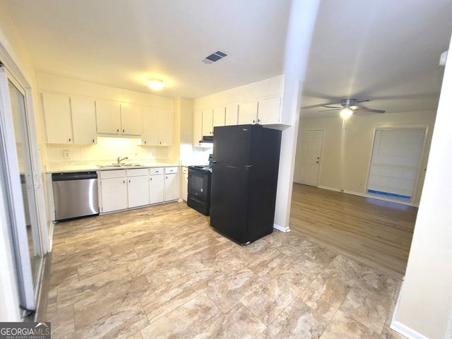 421 Willow Avenue, Warner Robins, GA 31093