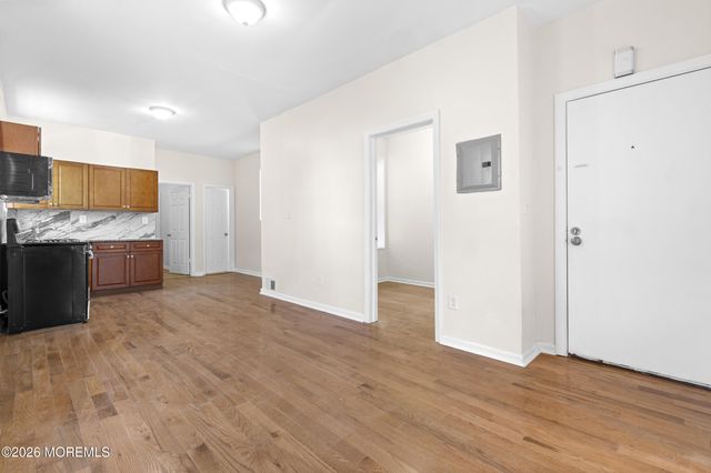 435 S 17th Street, Newark, NJ 07103