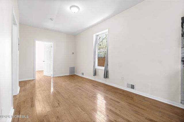 435 S 17th Street, Newark, NJ 07103