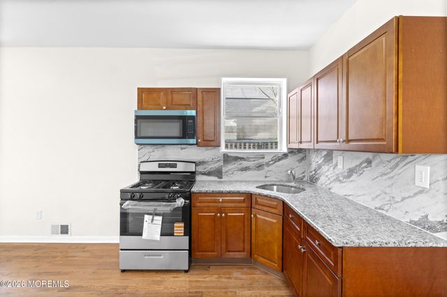 435 S 17th Street, Newark, NJ 07103