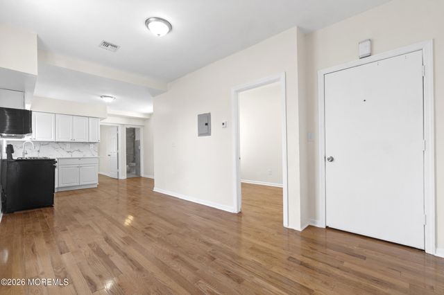 435 S 17th Street, Newark, NJ 07103