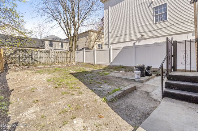 435 S 17th Street, Newark, NJ 07103