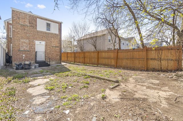 435 S 17th Street, Newark, NJ 07103