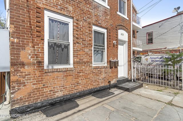 435 S 17th Street, Newark, NJ 07103