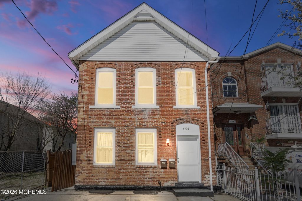 435 S 17th Street, Newark, NJ 07103