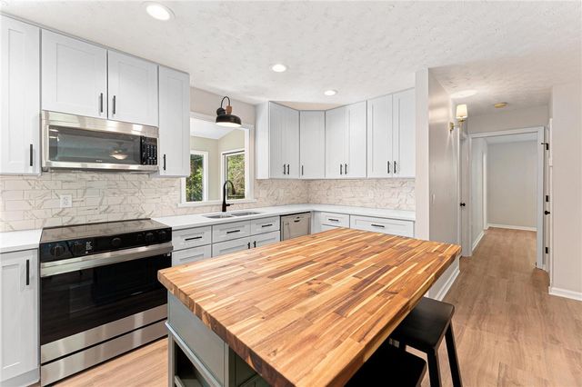 301 N Hogan Drive, Westminster, SC 29693