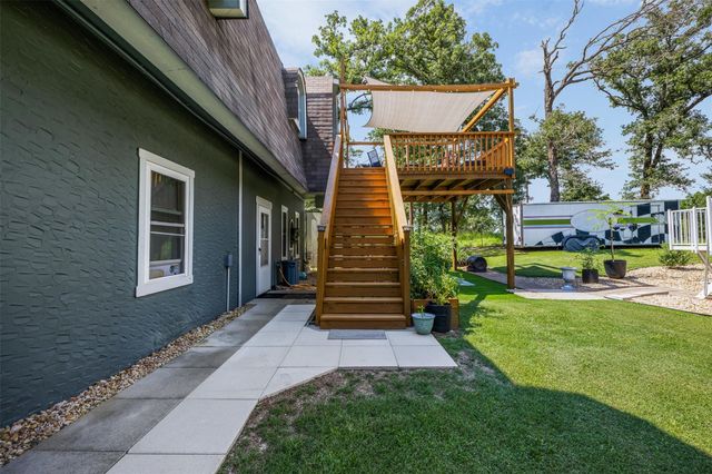 7023 County Road 329, Buffalo, TX 75831