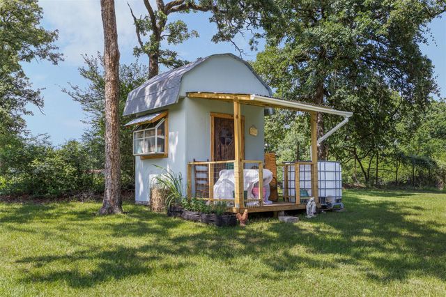 7023 County Road 329, Buffalo, TX 75831
