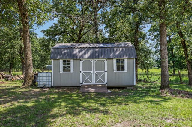 7023 County Road 329, Buffalo, TX 75831