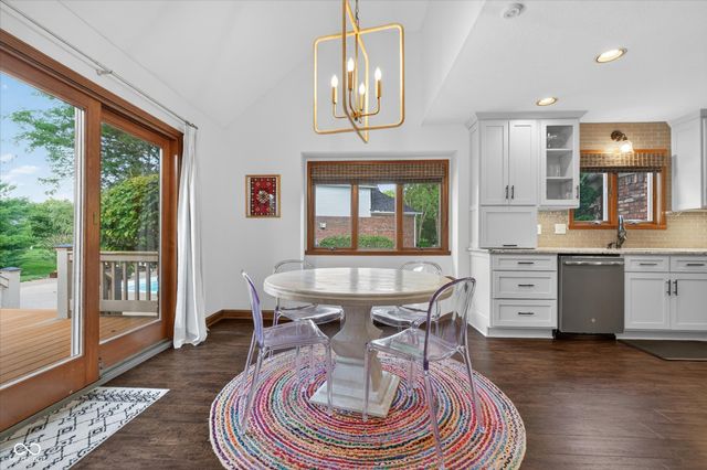 3762 Bent Tree Lane, Greenwood, IN 46143