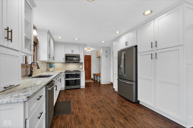 3762 Bent Tree Lane, Greenwood, IN 46143