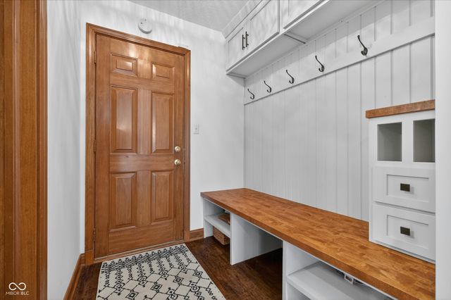 3762 Bent Tree Lane, Greenwood, IN 46143