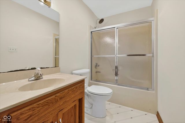 3762 Bent Tree Lane, Greenwood, IN 46143