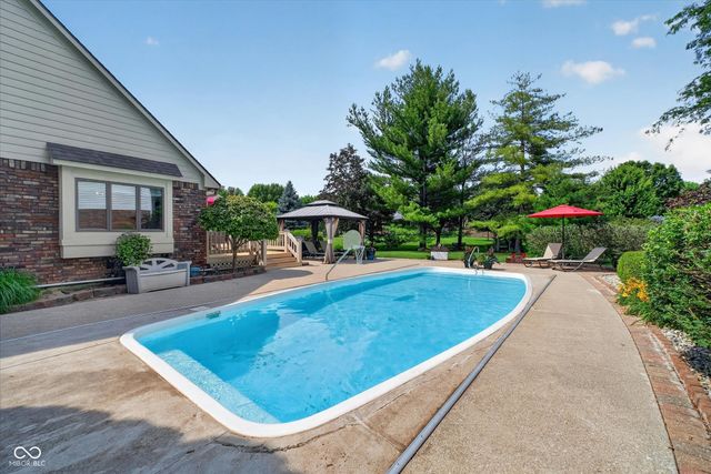 3762 Bent Tree Lane, Greenwood, IN 46143