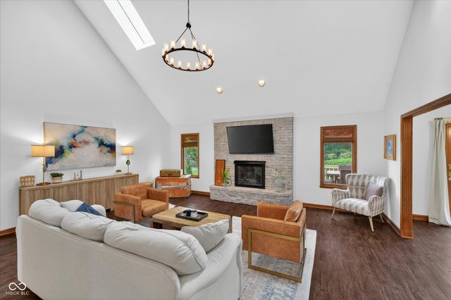 3762 Bent Tree Lane, Greenwood, IN 46143