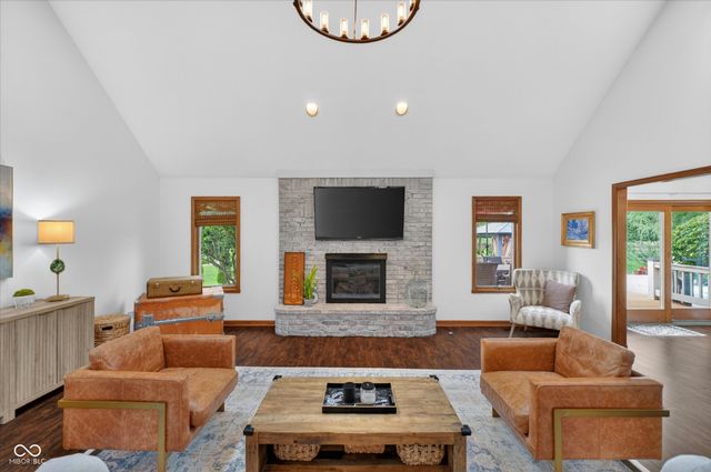 3762 Bent Tree Lane, Greenwood, IN 46143