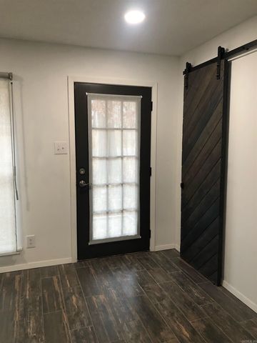 2589 Lakeside Drive, Benton, AR 72019