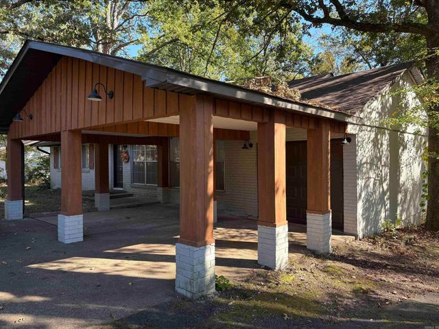 2589 Lakeside Drive, Benton, AR 72019